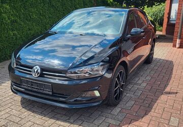 VW Polo 113.235 km 10.990 &euro; Voltlage 49599